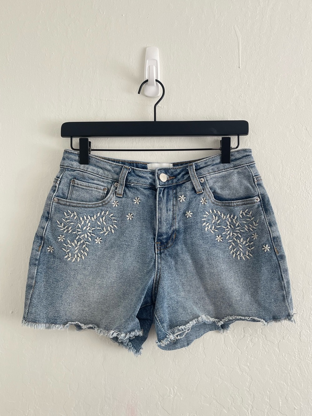 Poppy & Grace High Rise Embroidered Cutoff Blue Denim Jean Shorts Womens Size 28